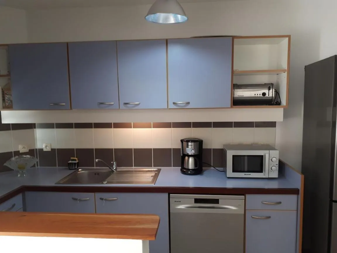 Residence Azurea Ле-Гозье 0*,